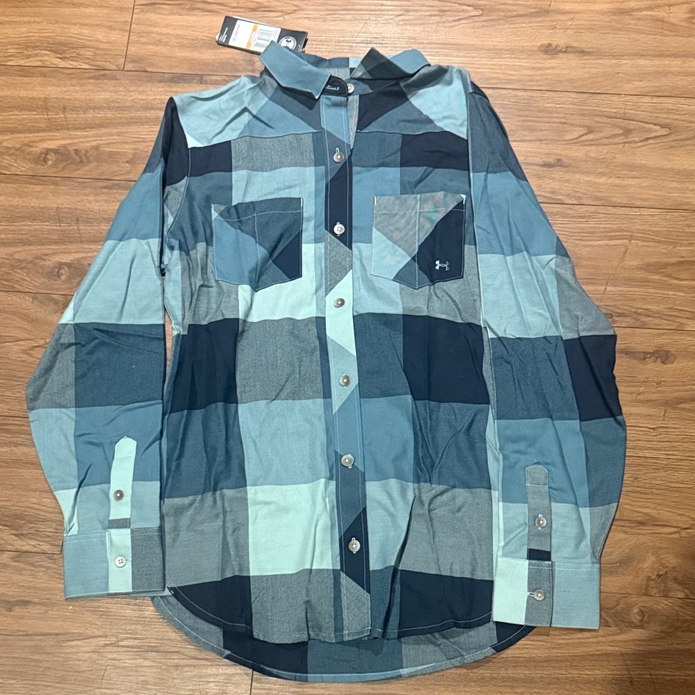 NWT Under Armour Women’s Teal & Navy Plaid Button-Down Shirt